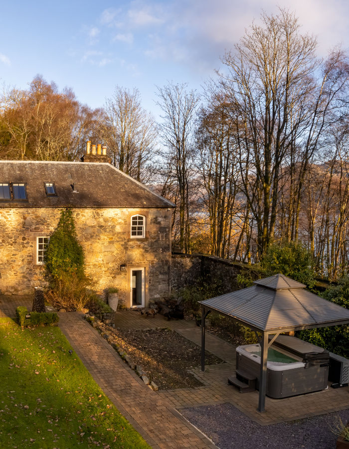 Aerial view of Stuckdarach with hot tub in the garden