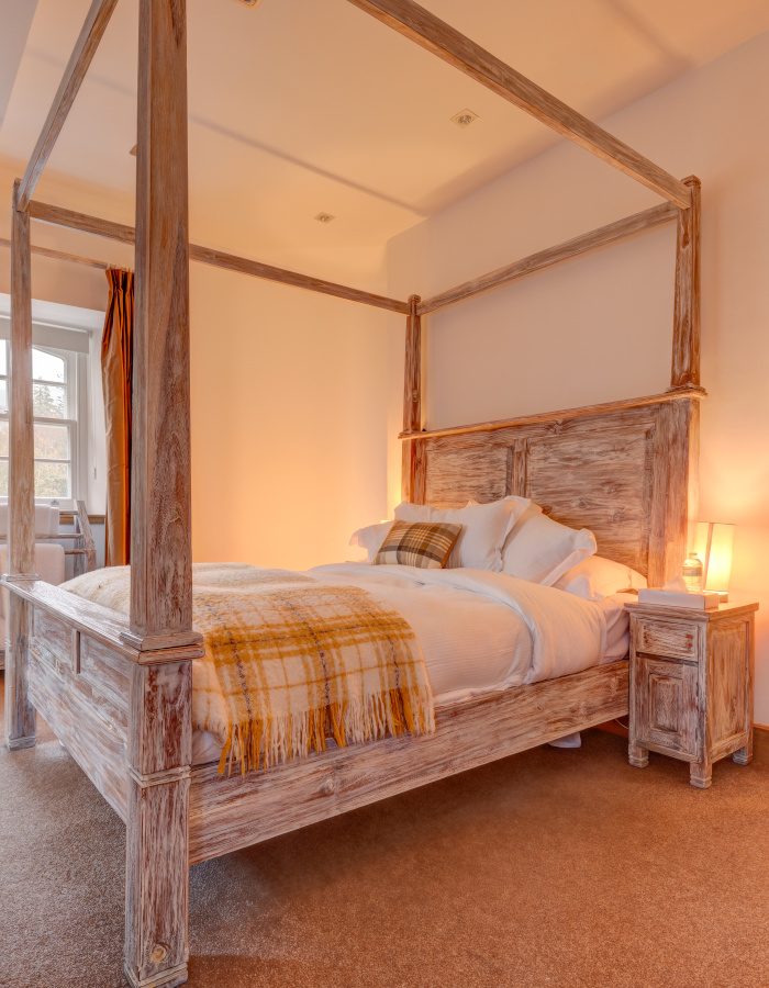 Four poster bed in holiday house Scotland